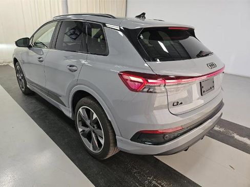 Used 2023 Audi Q4 e-tron Premium Plus w/ Premium Plus AWD/4WD image 4