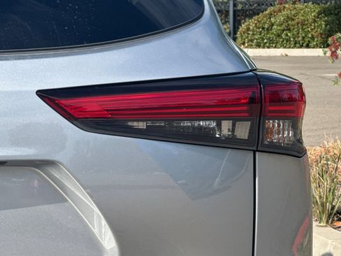 Used 2022 Toyota Highlander XLE image 53