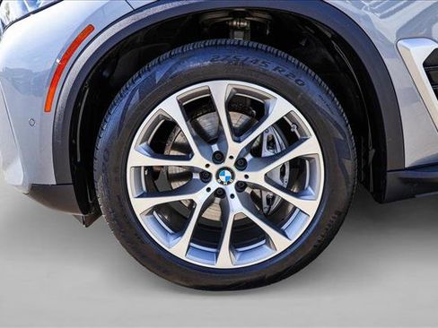 Used 2024 BMW X5 xDrive40i AWD/4WD image 9