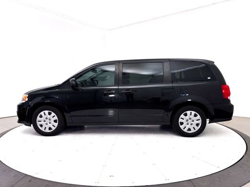 Used 2020 Dodge Grand Caravan SE w/ UConnect Hands-Free Group FWD image 30