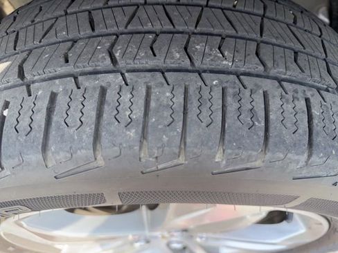 Used 2017 Chevrolet Equinox Premier w/ Enhanced Convenience Package AWD/4WD image 24