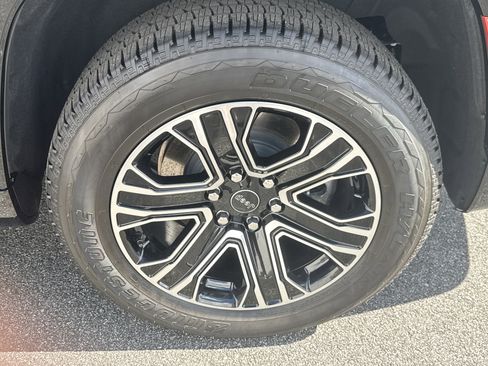 New 2026 Jeep Grand Wagoneer 2WD image 28