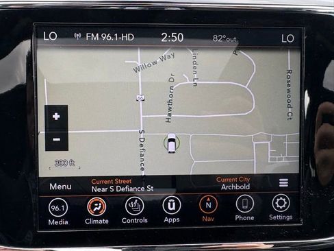 Used 2020 Jeep Grand Cherokee Altitude AWD/4WD image 5