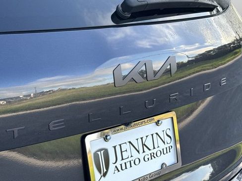 Used 2025 Kia Telluride SX X-Line AWD/4WD image 11