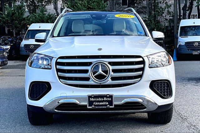Used 2026 Mercedes-Benz GLS 450 4MATIC image 2