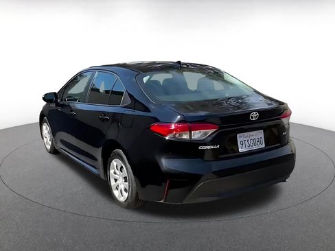 Used 2025 Toyota Corolla LE FWD image 11