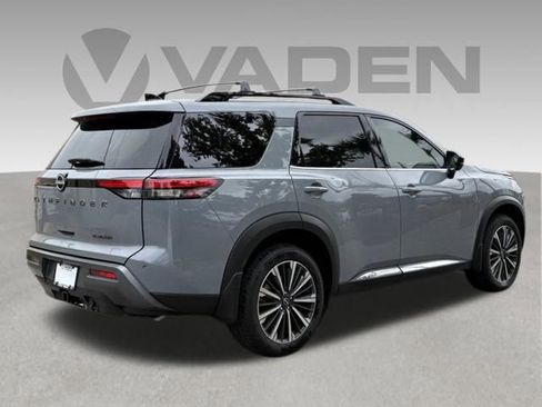 Certified 2026 Nissan Pathfinder Platinum FWD image 26