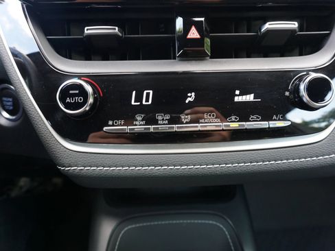 Used 2022 Toyota Corolla SE FWD image 37