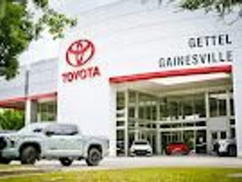 Certified 2025 Toyota Tacoma TRD Off-Road image 1