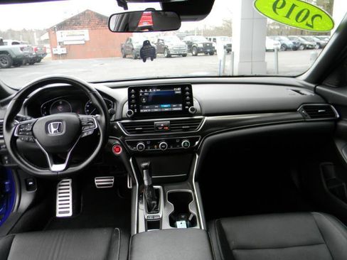Used 2019 Honda Accord Sport image 18