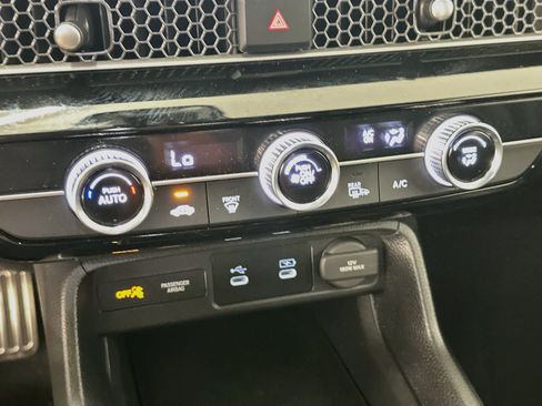 Used 2025 Honda Civic Sport image 24