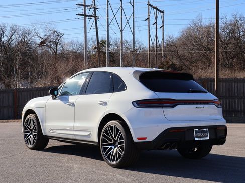 New 2026 Porsche Macan image 3