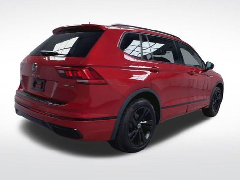 Used 2024 Volkswagen Tiguan SE R-Line image 8
