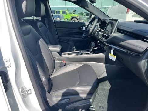 New 2026 Jeep Compass Limited image 20