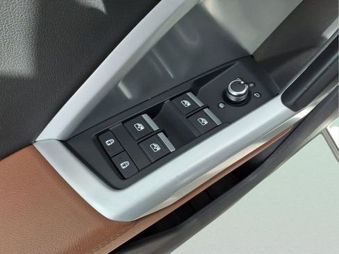 Used 2021 Audi Q3 2.0T Premium image 30