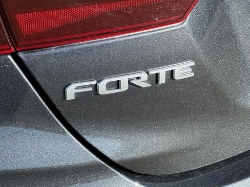 Used 2023 Kia Forte LXS w/ LXS Technology Package image 25