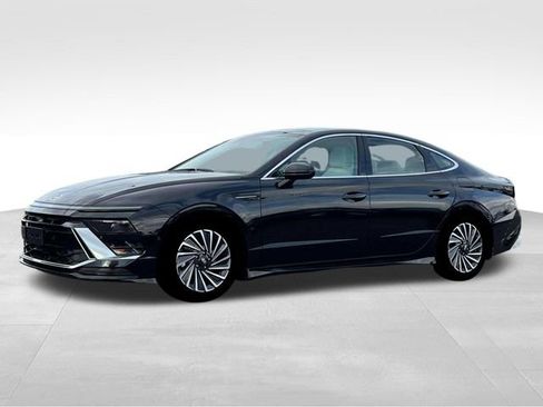 New 2025 Hyundai Sonata Limited image 2