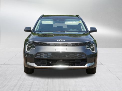 Certified 2024 Kia Niro Wind w/ Wind Preserve Package FWD image 2