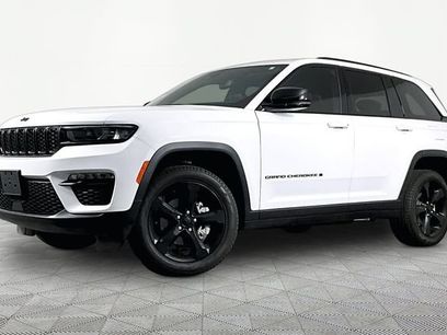 Used 2024 Jeep Grand Cherokee Limited w/ Black Appearance Package