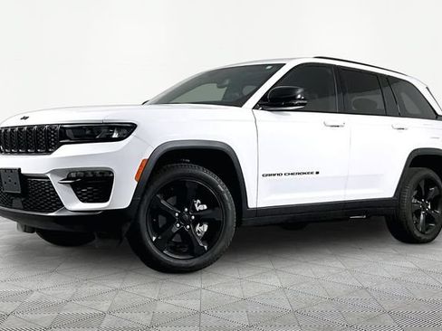 Used 2024 Jeep Grand Cherokee Limited w/ Black Appearance Package RWD image 1