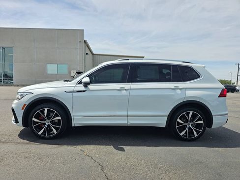 Certified 2024 Volkswagen Tiguan SEL R-Line AWD/4WD image 3