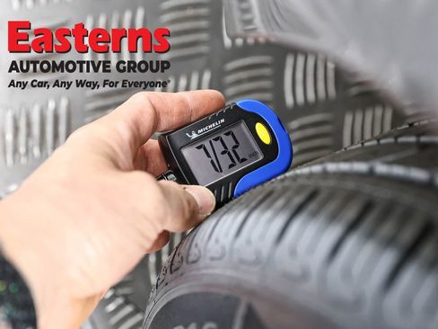 Used 2023 Nissan Versa SV image 29