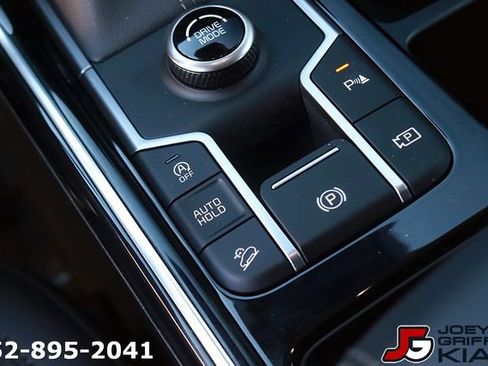 Certified 2025 Kia Sorento SX FWD image 24