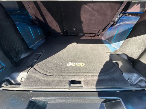 Used 2016 Jeep Wrangler Unlimited Sport w/ Quick Order Package 24S AWD/4WD image 23