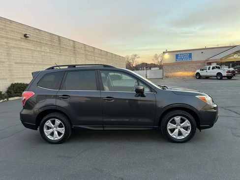 Used 2015 Subaru Forester 2.5i Limited AWD/4WD image 4
