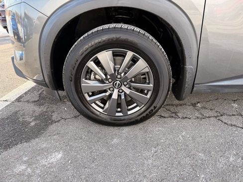 Certified 2022 Nissan Pathfinder SV w/ SV Black Package image 9