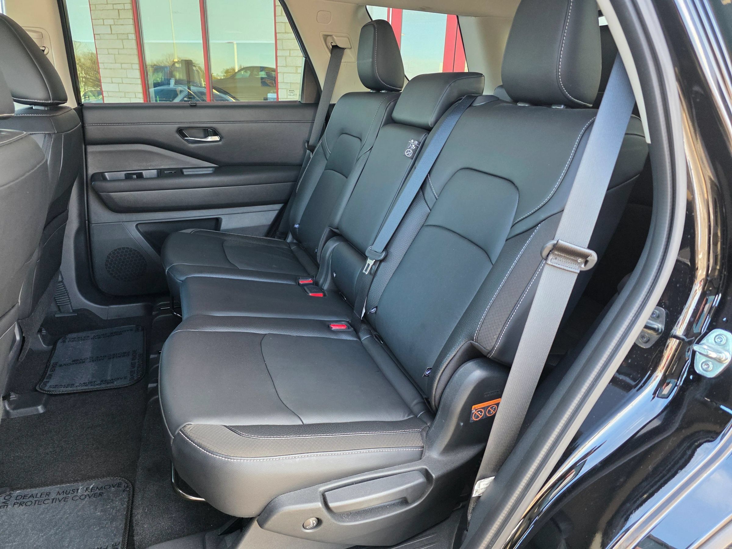 Used 2024 Nissan Pathfinder SL w/ Cargo Package FWD image 14