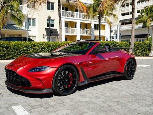 Used 2023 Aston Martin V12 Vantage Roadster image 9