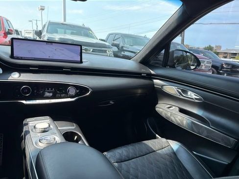 Used 2022 Genesis GV70 3.5T Sport w/ Sport Advanced Package AWD/4WD image 26