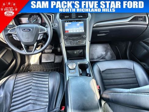 Used 2017 Ford Fusion SE w/ Equipment Group 201A image 12