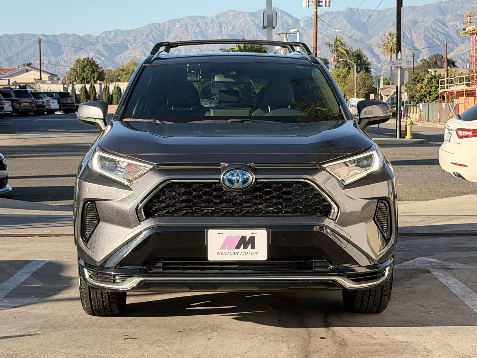 Used 2021 Toyota RAV4 SE w/ Weather & Moonroof Package AWD/4WD image 3