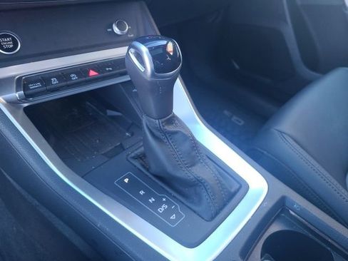 Used 2024 Audi Q3 2.0T Premium image 28