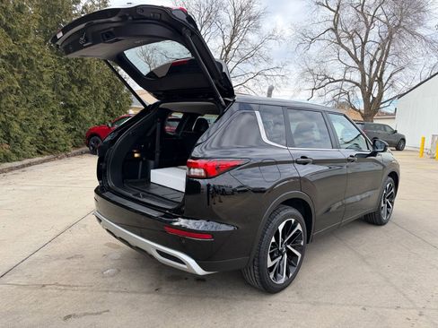 Used 2022 Mitsubishi Outlander SE image 33