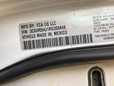 Used 2024 RAM 2500 Tradesman w/ Chrome Appearance Group image 30