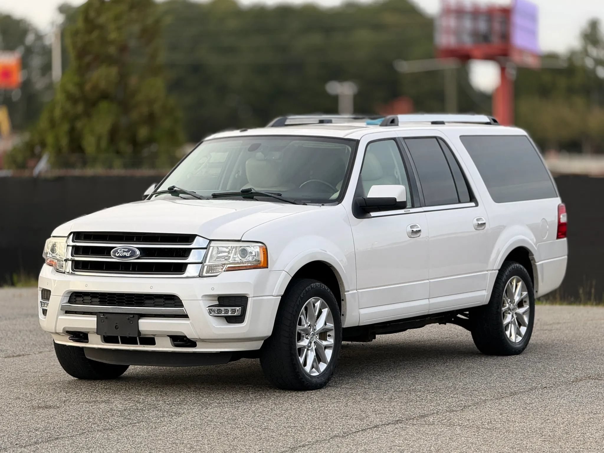 Used 2016 Ford Expedition EL Limited w/ Equipment Group 301A AWD/4WD image 6