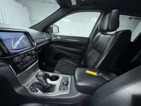 Used 2022 Jeep Grand Cherokee Laredo X AWD/4WD image 17
