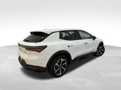 New 2026 Chevrolet Equinox EV LT image 5