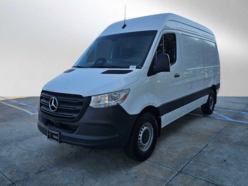 Used 2025 Mercedes-Benz Sprinter 2500 image 7