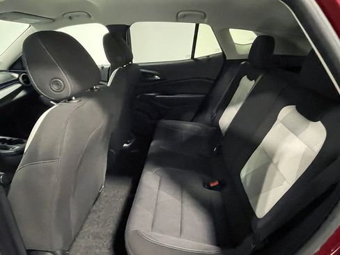 Used 2024 Chevrolet Trax LS w/ LS Convenience Package image 16