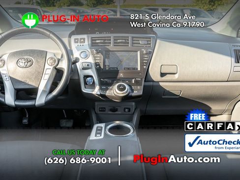 Used 2013 Toyota Prius V Five image 17