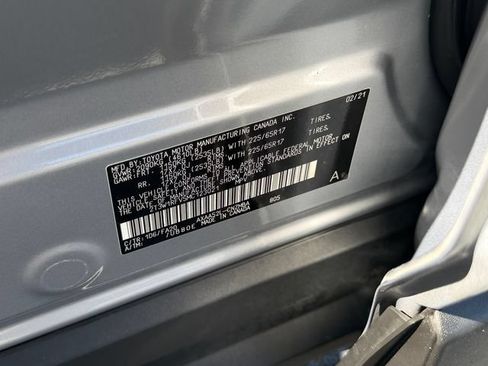Certified 2021 Toyota RAV4 XLE FWD image 21