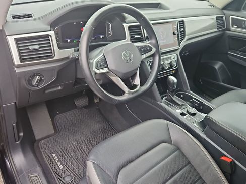 Used 2021 Volkswagen Atlas SEL Premium image 2
