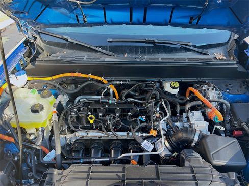 Used 2022 Ford Maverick XLT image 27