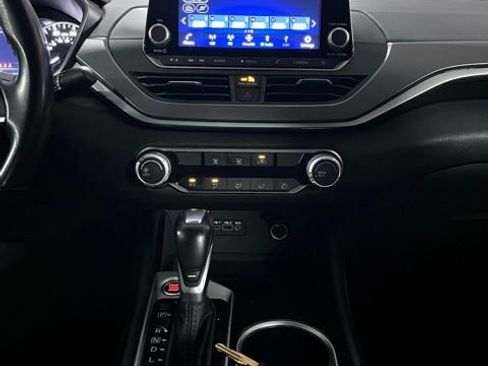 Used 2024 Nissan Altima 2.5 SR FWD image 24