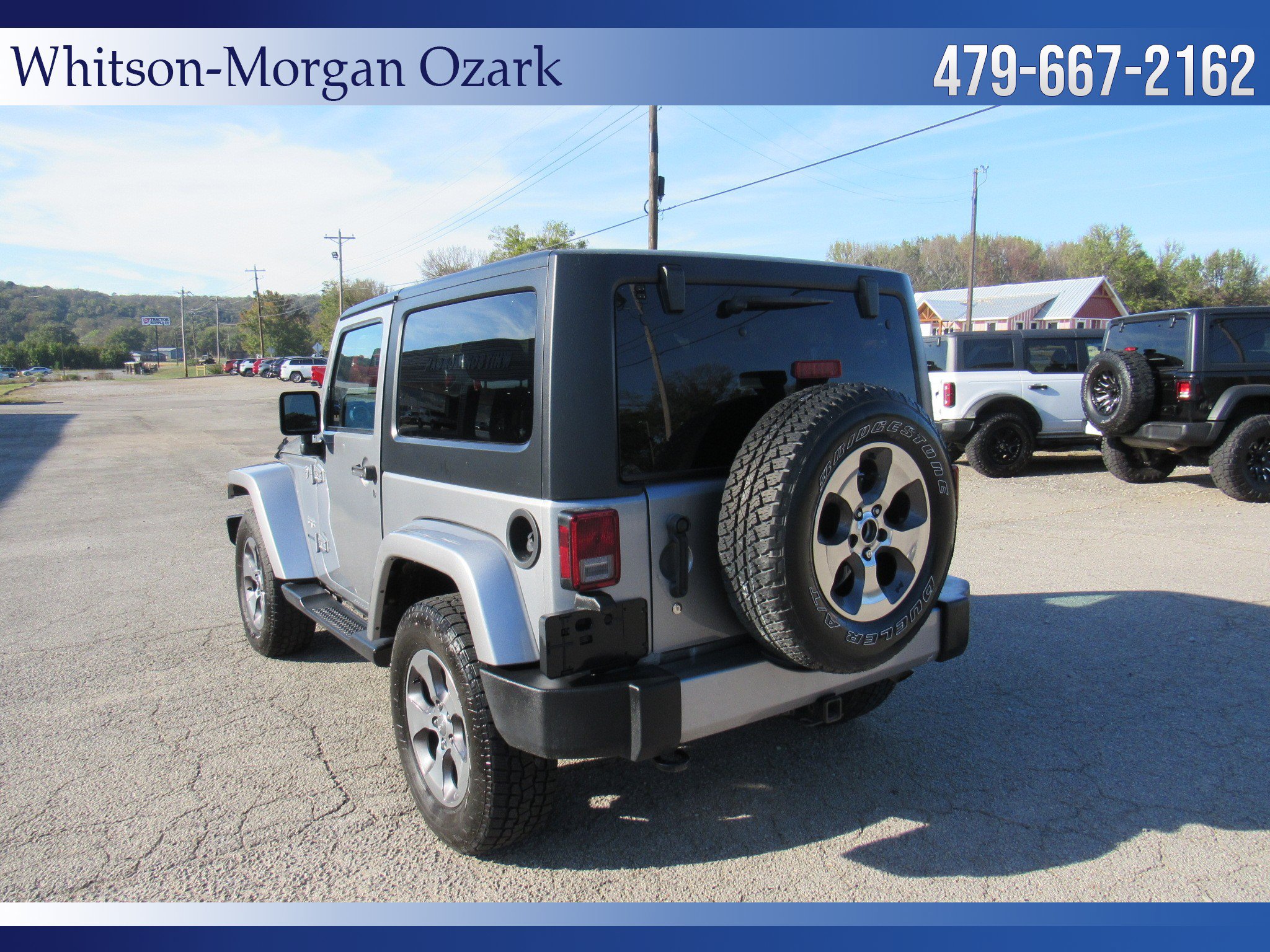 Used 2016 Jeep Wrangler Sahara w/ Connectivity Group AWD/4WD image 10