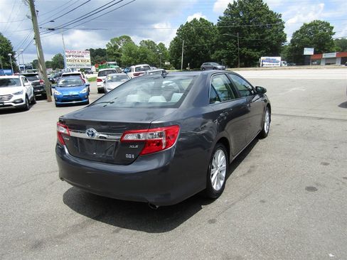 Used 2012 Toyota Camry XLE w/ Leather Pkg FWD image 7